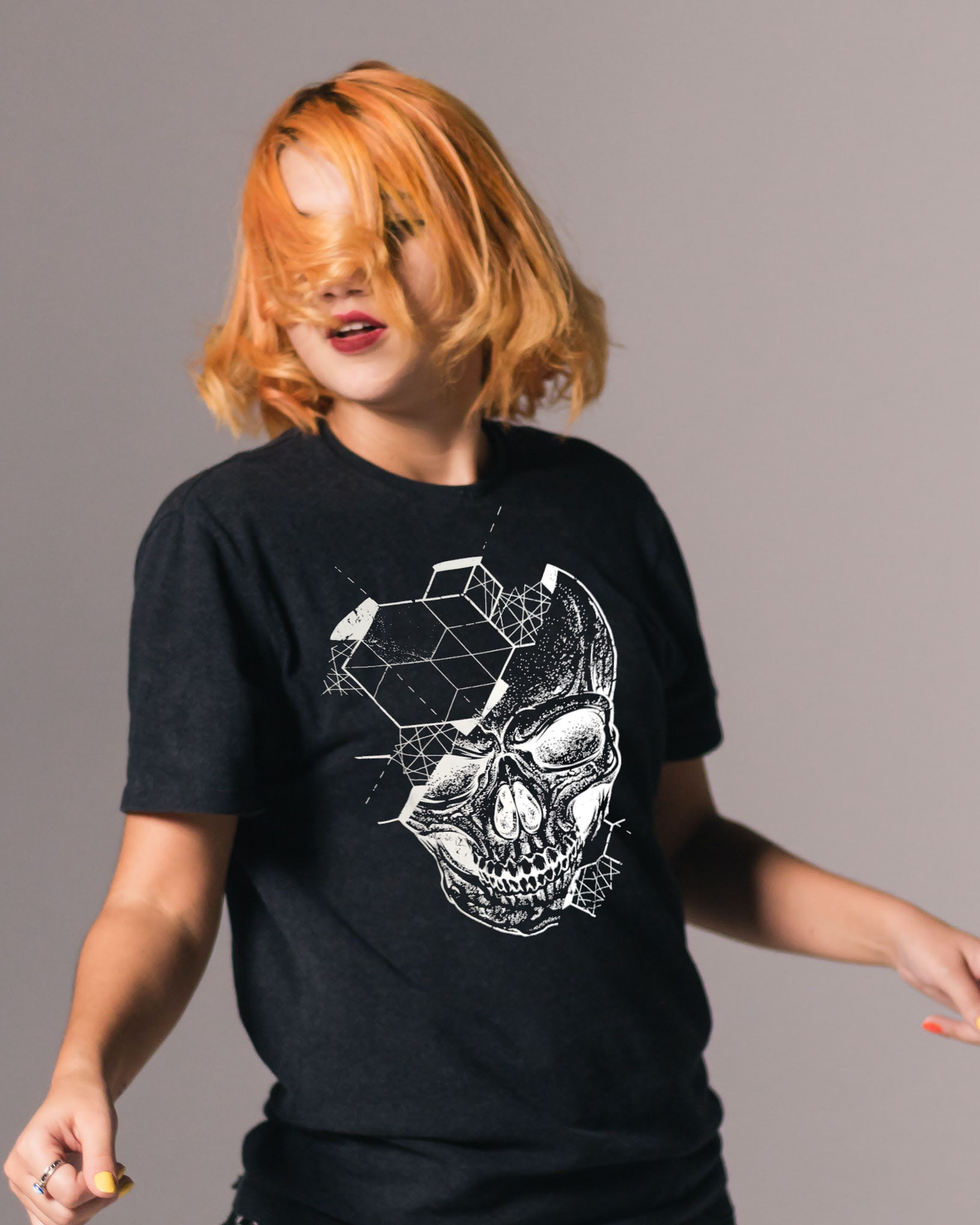 Escuchando conectar cebra Camiseta negra de mujer calavera geométrica - Ibiza Fashion